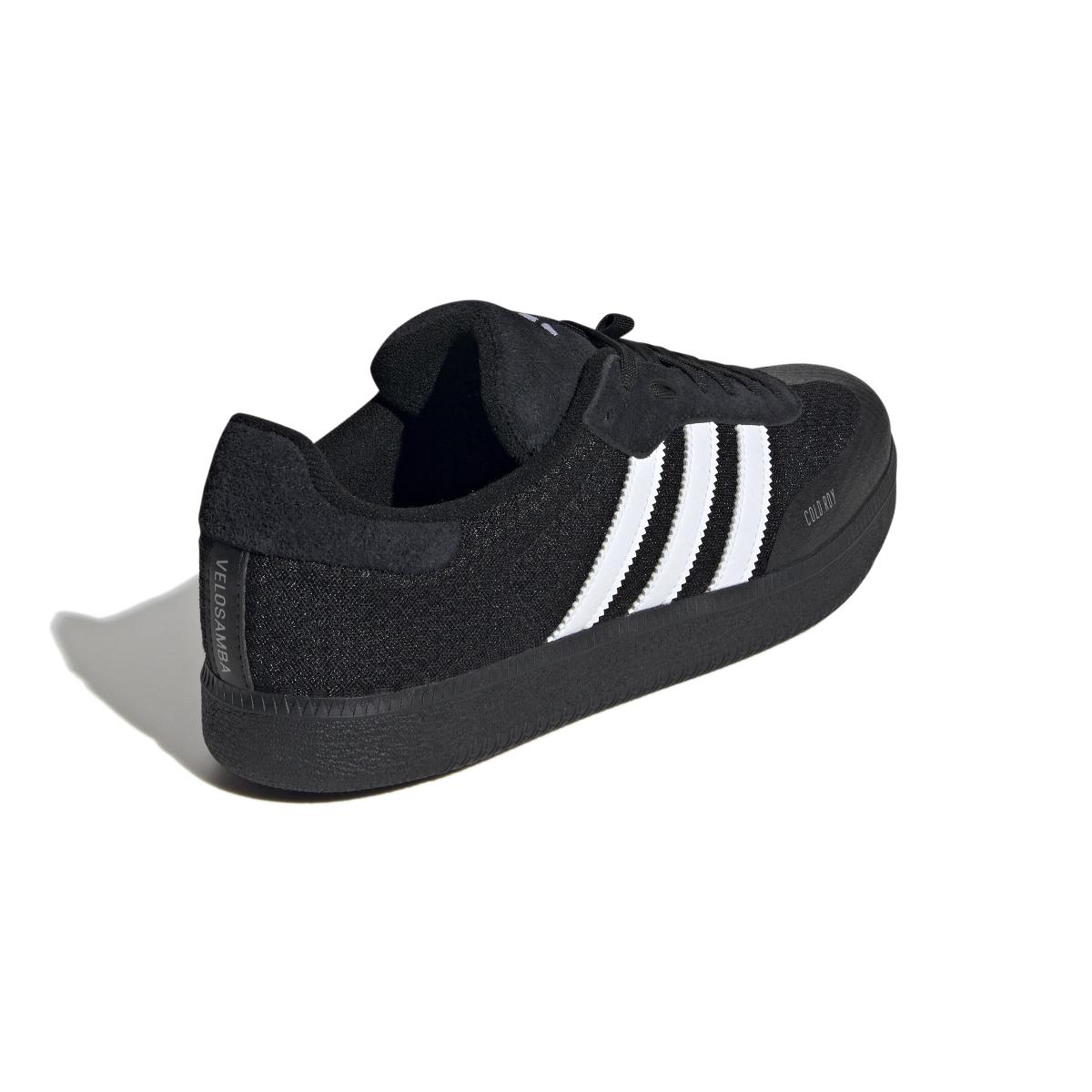 product/2/0/2025_08_adidas_ie3238_7_footwear_photography_back_lateral_top_view_white.jpg