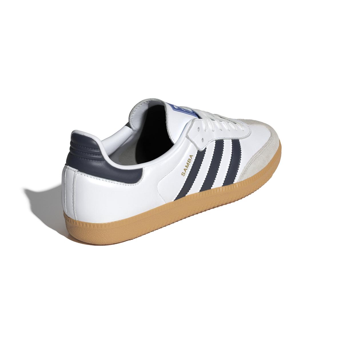 product/2/0/2025_08_adidas_if3814_7_footwear_photography_back_lateral_top_view_white.jpg