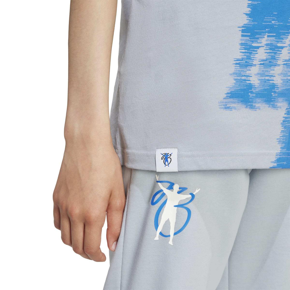 product/2/0/2025_09_adidas_jx3931_5_apparel_on_model_detail_view_1_white.jpg