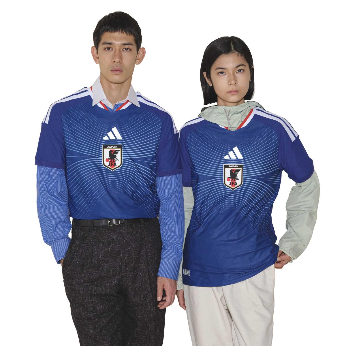 product/2/0/2025_11_12_adidas_jn1867_24_apparel_on_model_localmarketing_view_2_white.jpg