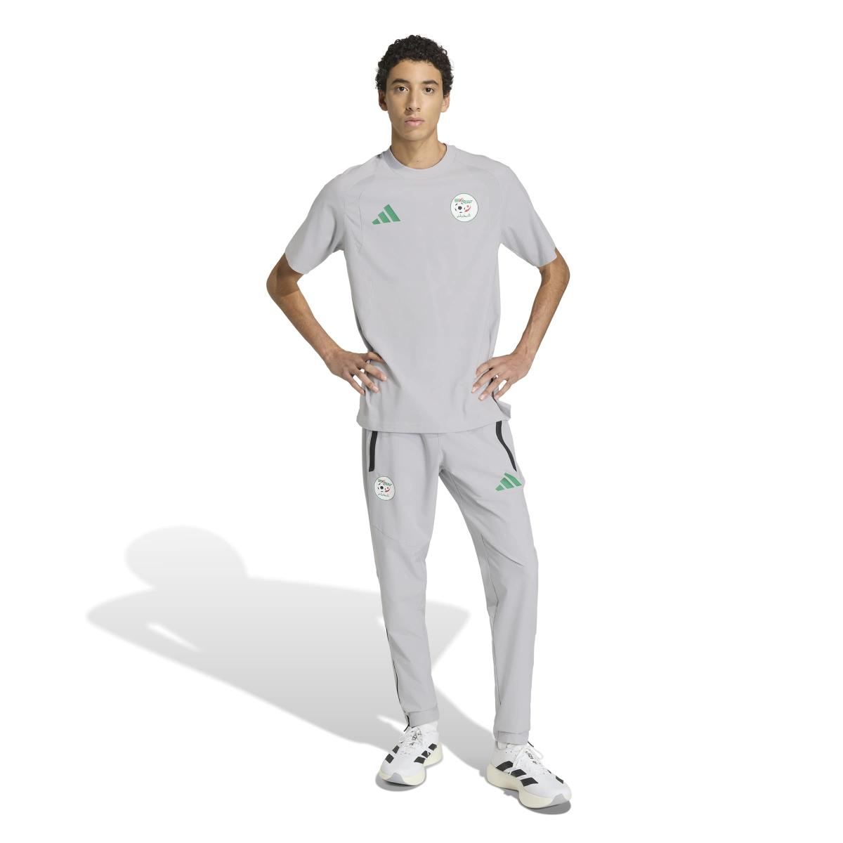 product/2/0/2025_11_12_adidas_jz6254_5_apparel_on_model_standard_outfit_view_white.jpg