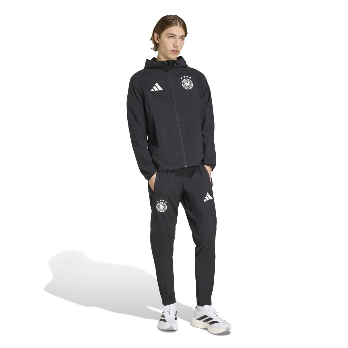 product/2/0/2025_11_12_adidas_jz9326_4_apparel_on_model_walking_view_white.jpg