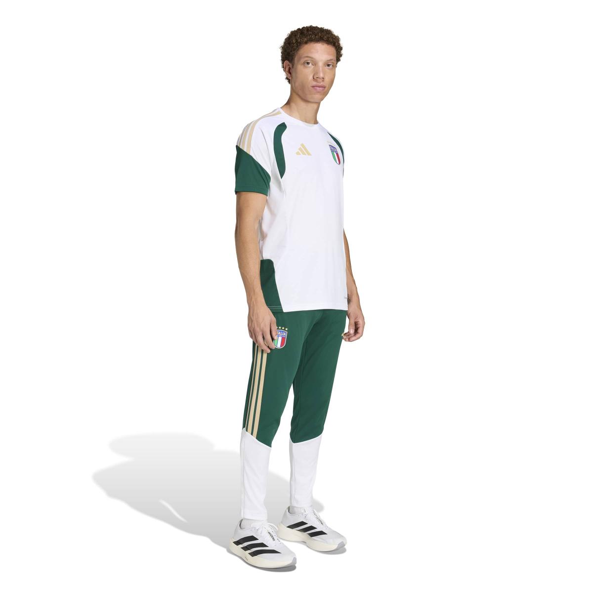 product/2/0/2025_11_12_adidas_jz9377_5_apparel_on_model_standard_outfit_view_white.jpg