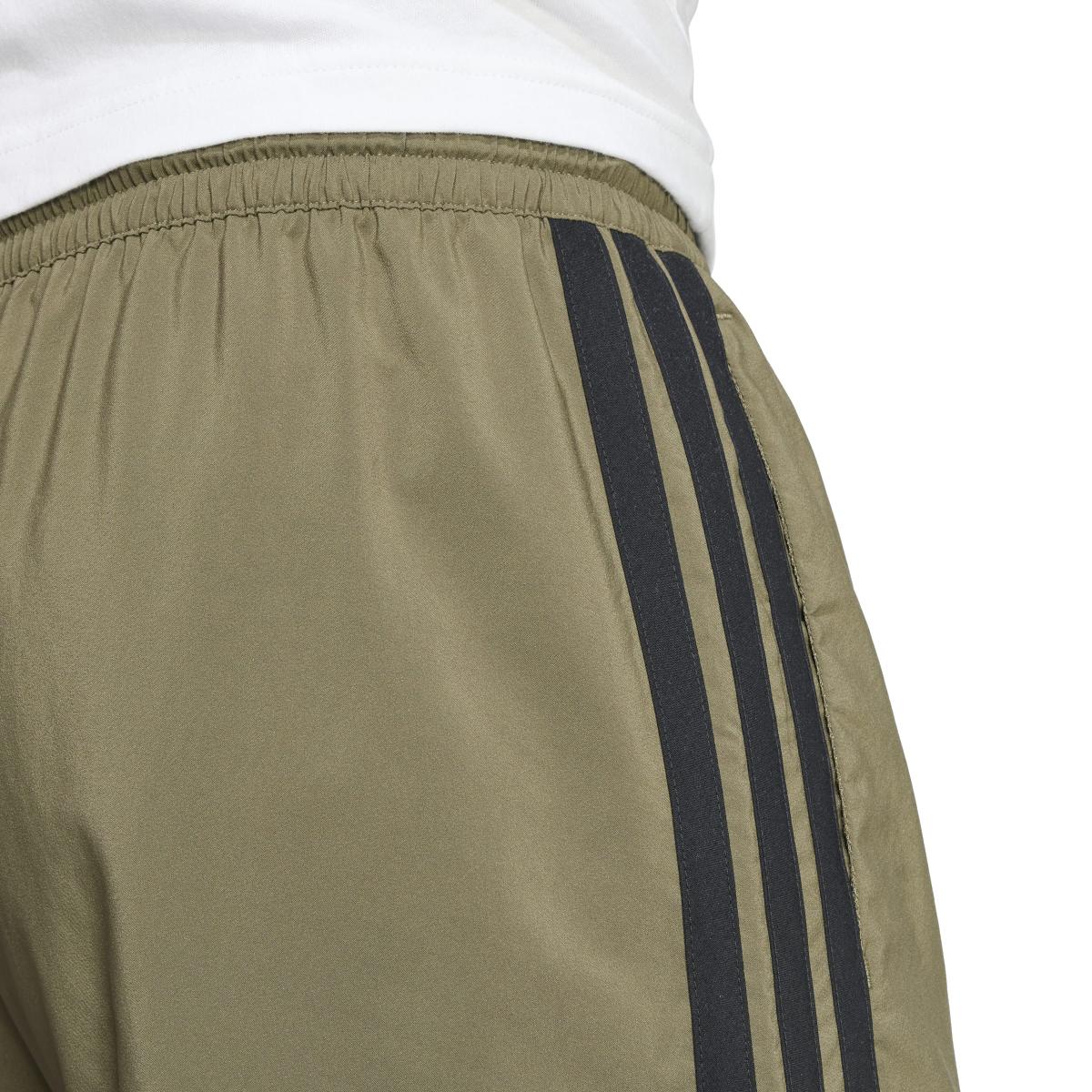 product/2/0/2025_adidas_je6434_6_apparel_on_model_detail_view_1_white.jpg