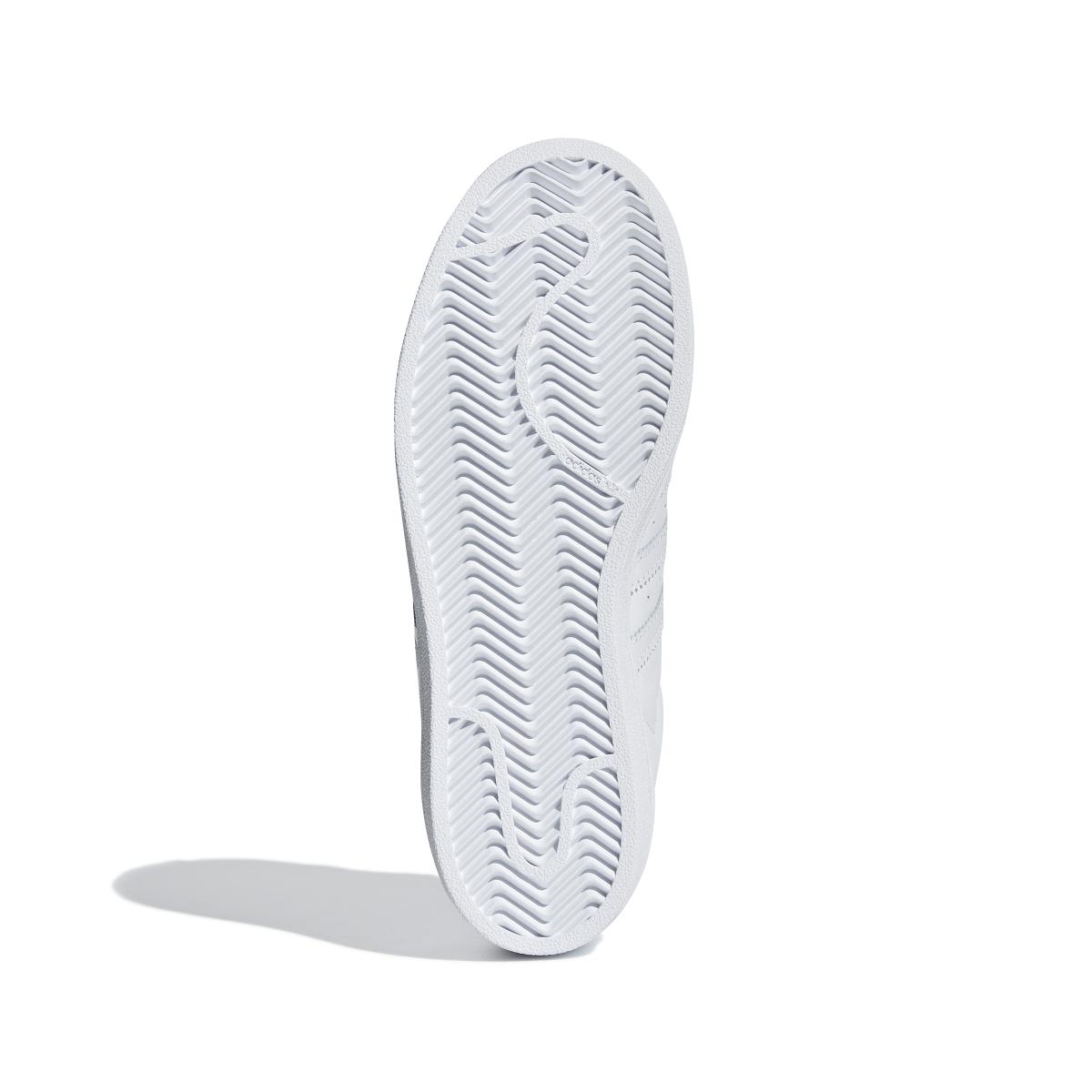 product/a/d/adidas-originals_aq1214_4_footwear_photography_bottom_view_white_000.jpg