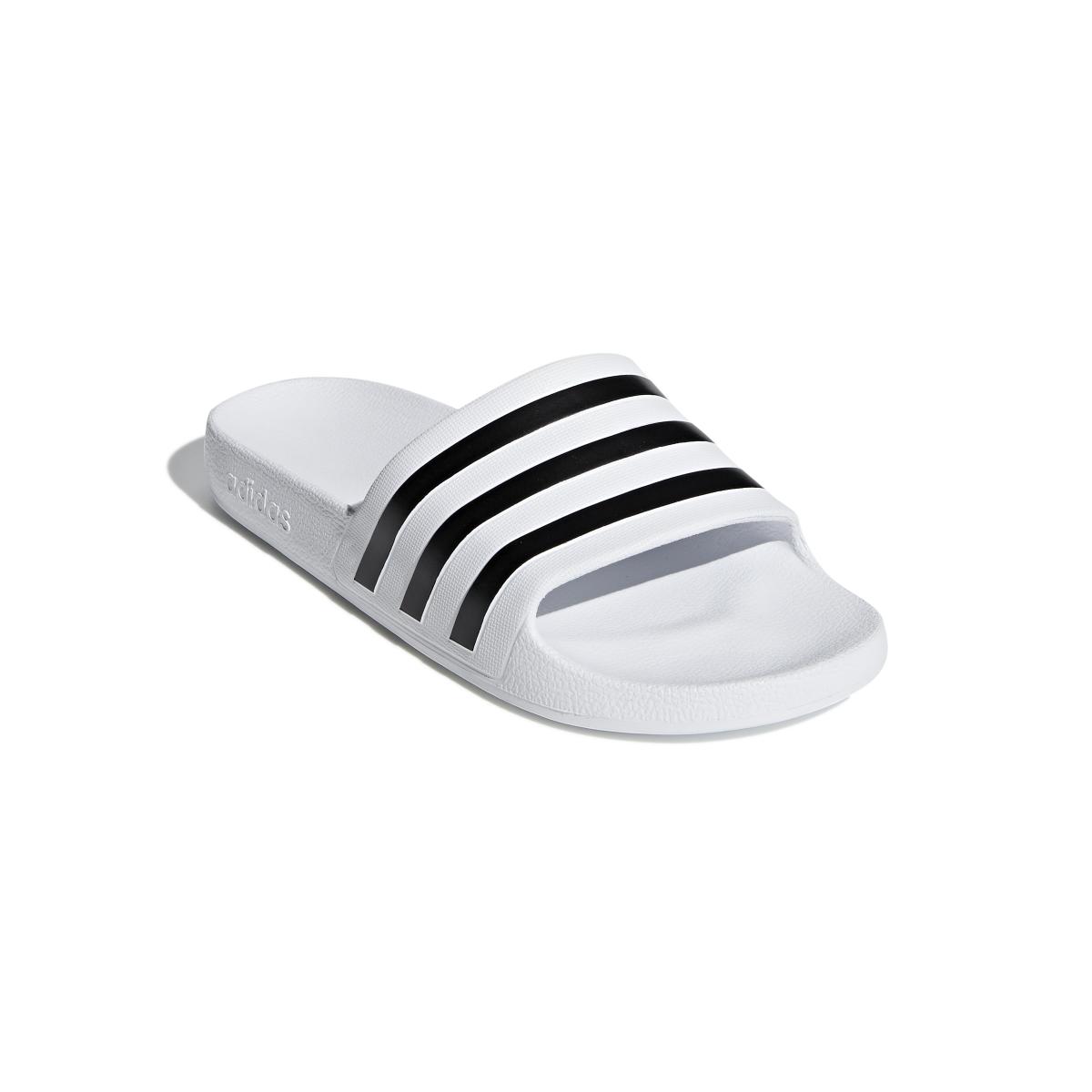 product/a/d/adidas_f35539_6_footwear_photography_front_lateral_top_view_white-nw112824.jpg