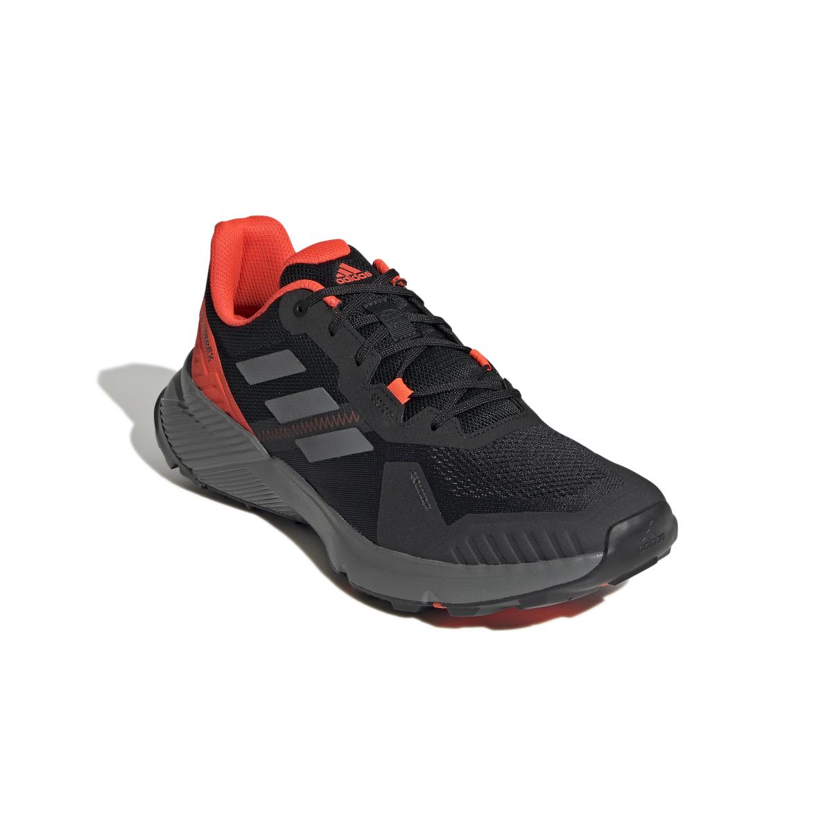 product/a/d/adidas_fy9214_6_footwear_photography_front_lateral_top_view_white_000.jpg