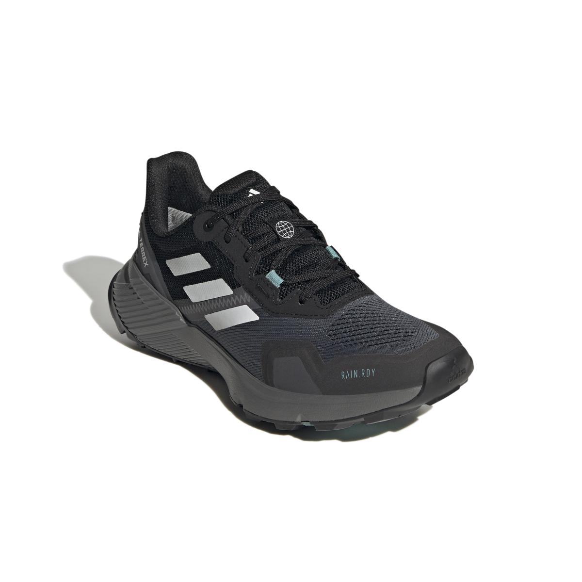 product/a/d/adidas_fz3045_6_footwear_photography_front_lateral_top_view_white_000.jpg