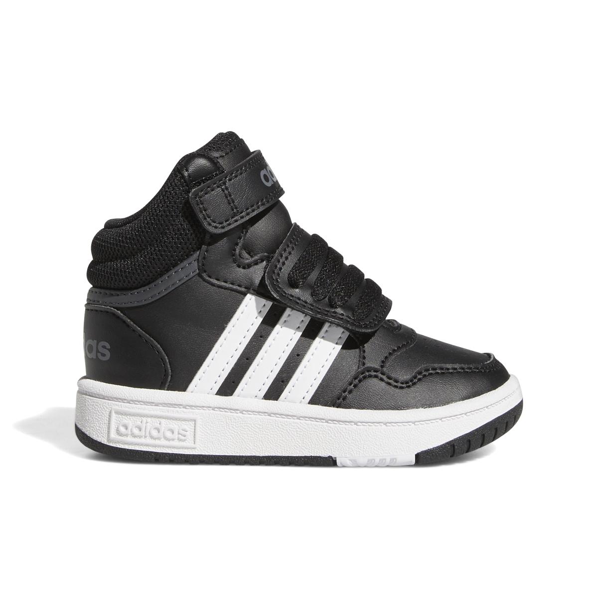 product/a/d/adidas_gw0408_1_footwear_photography_side_lateral_center_view_white.jpg