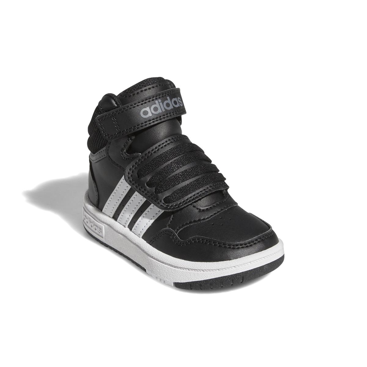 product/a/d/adidas_gw0408_6_footwear_photography_front_lateral_top_view_white.jpg