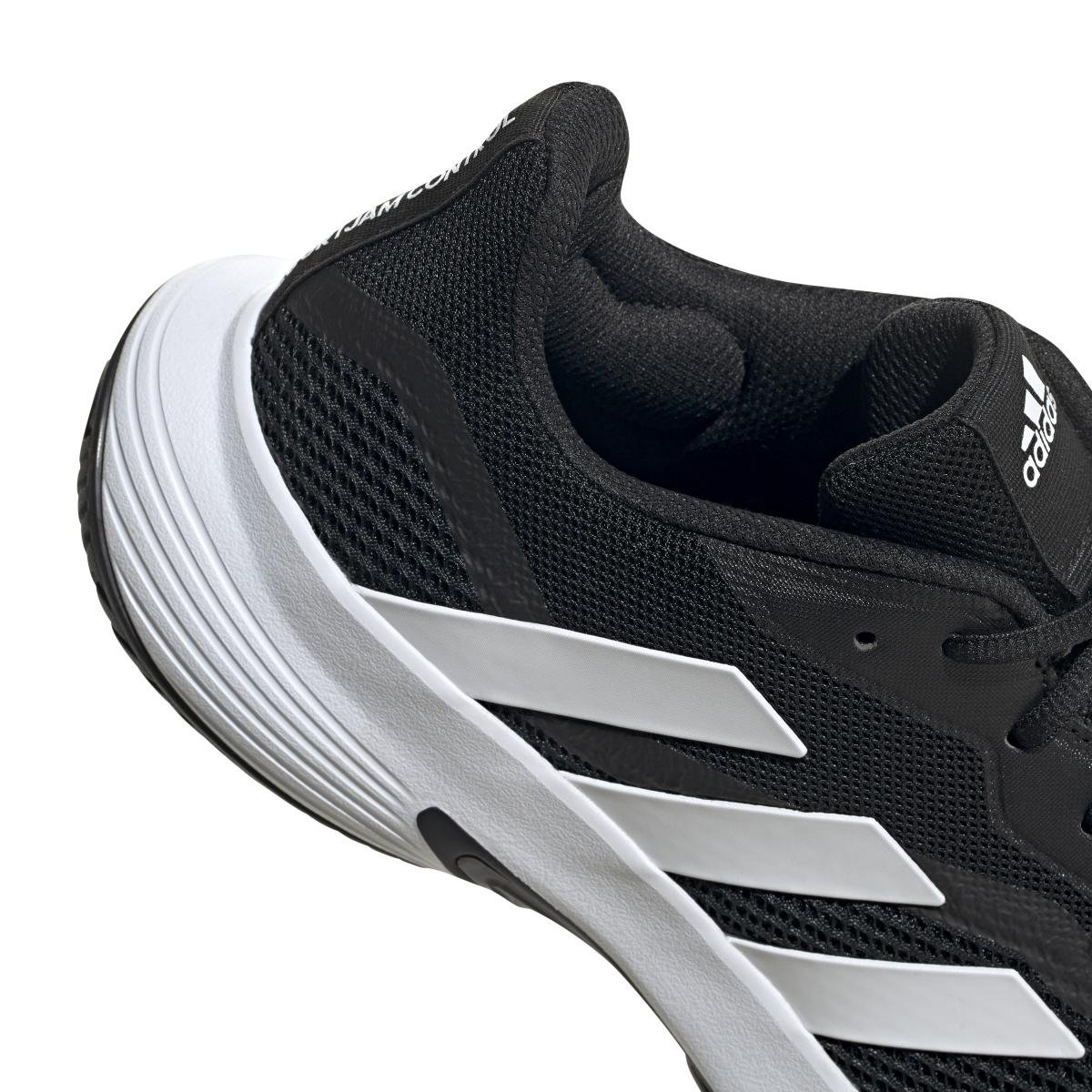 product/a/d/adidas_gw2554_9_footwear_photography_detail_view_2_white_000.jpg