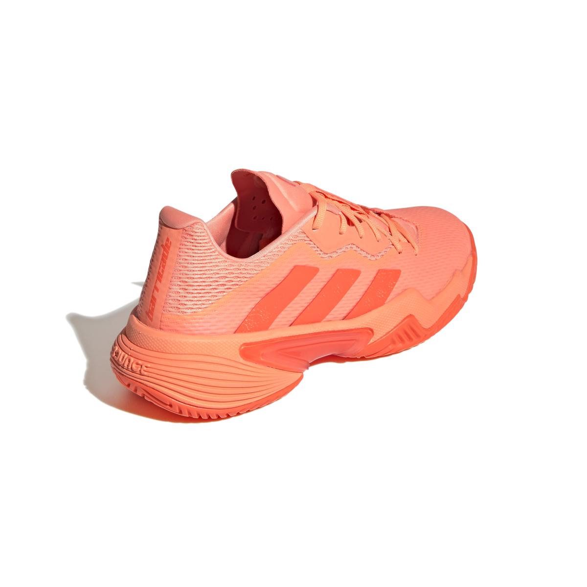 product/a/d/adidas_gw3816_7_footwear_photography_back_lateral_top_view_white_000.jpg