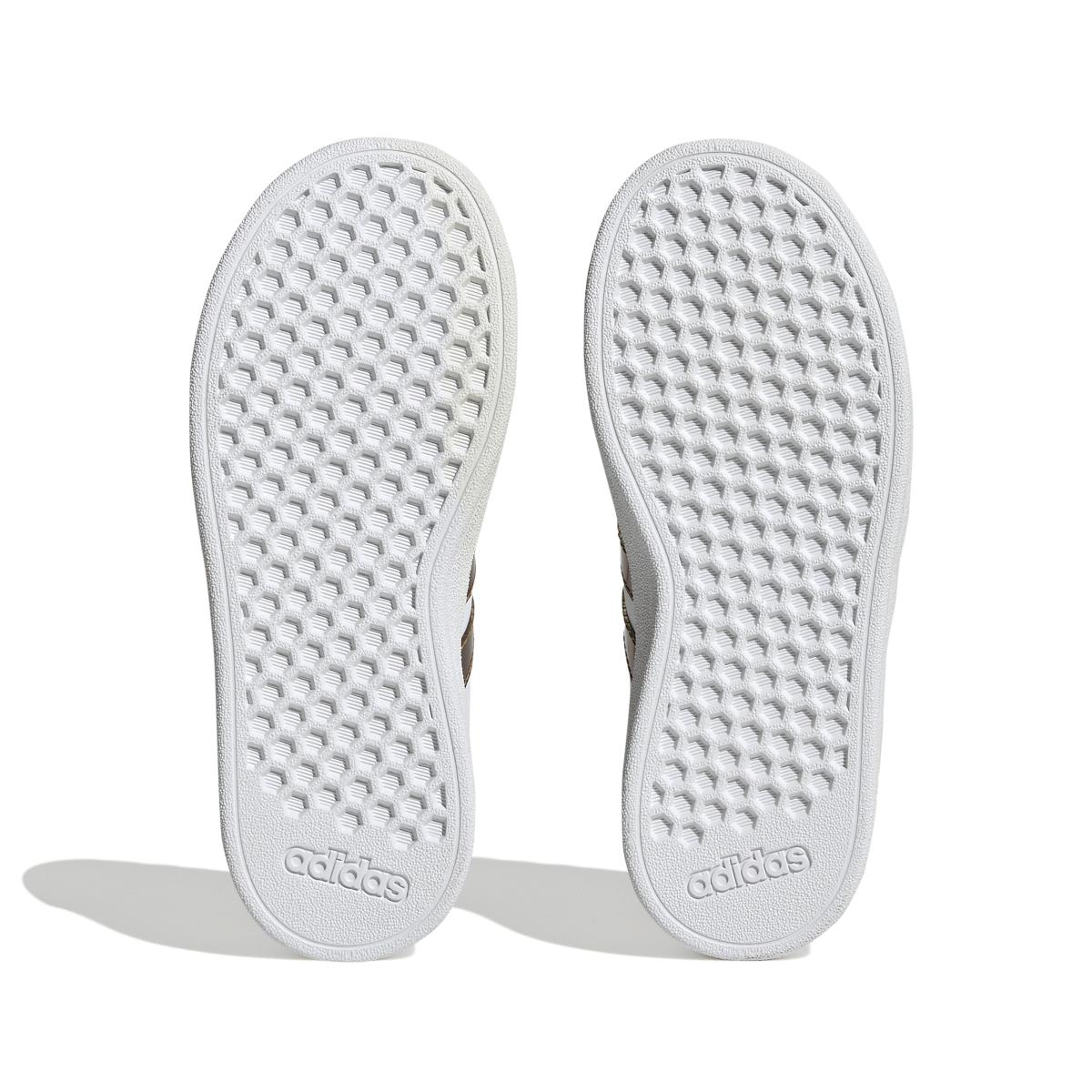 product/a/d/adidas_gy2578_4_footwear_photography_bottom_view_white_000.jpg