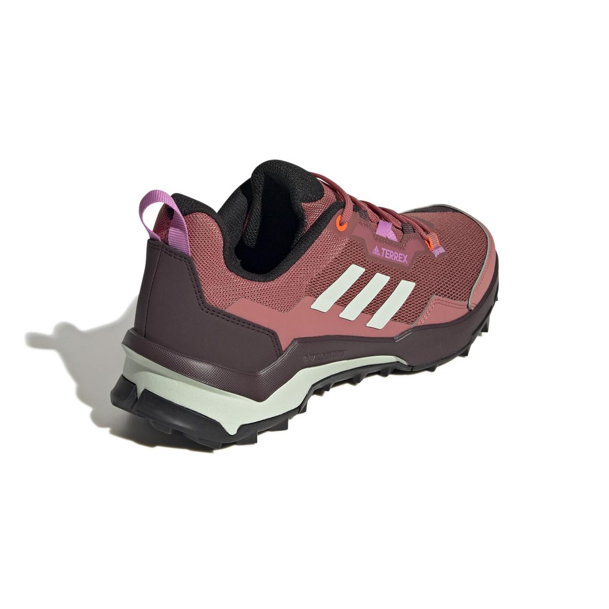 product/a/d/adidas_gy8621_7_footwear_photography_back_lateral_top_view_white_000.jpg