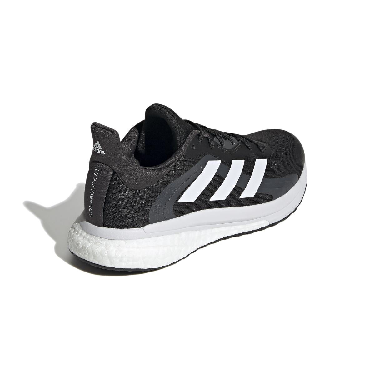 product/a/d/adidas_gz0197_7_footwear_photography_back_lateral_top_view_white_000.jpg