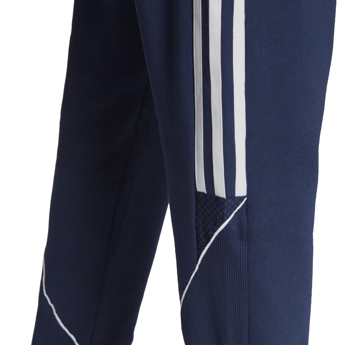 product/a/d/adidas_hs3612_6_apparel_on_model_detail_view_1_white-nw052224.jpg