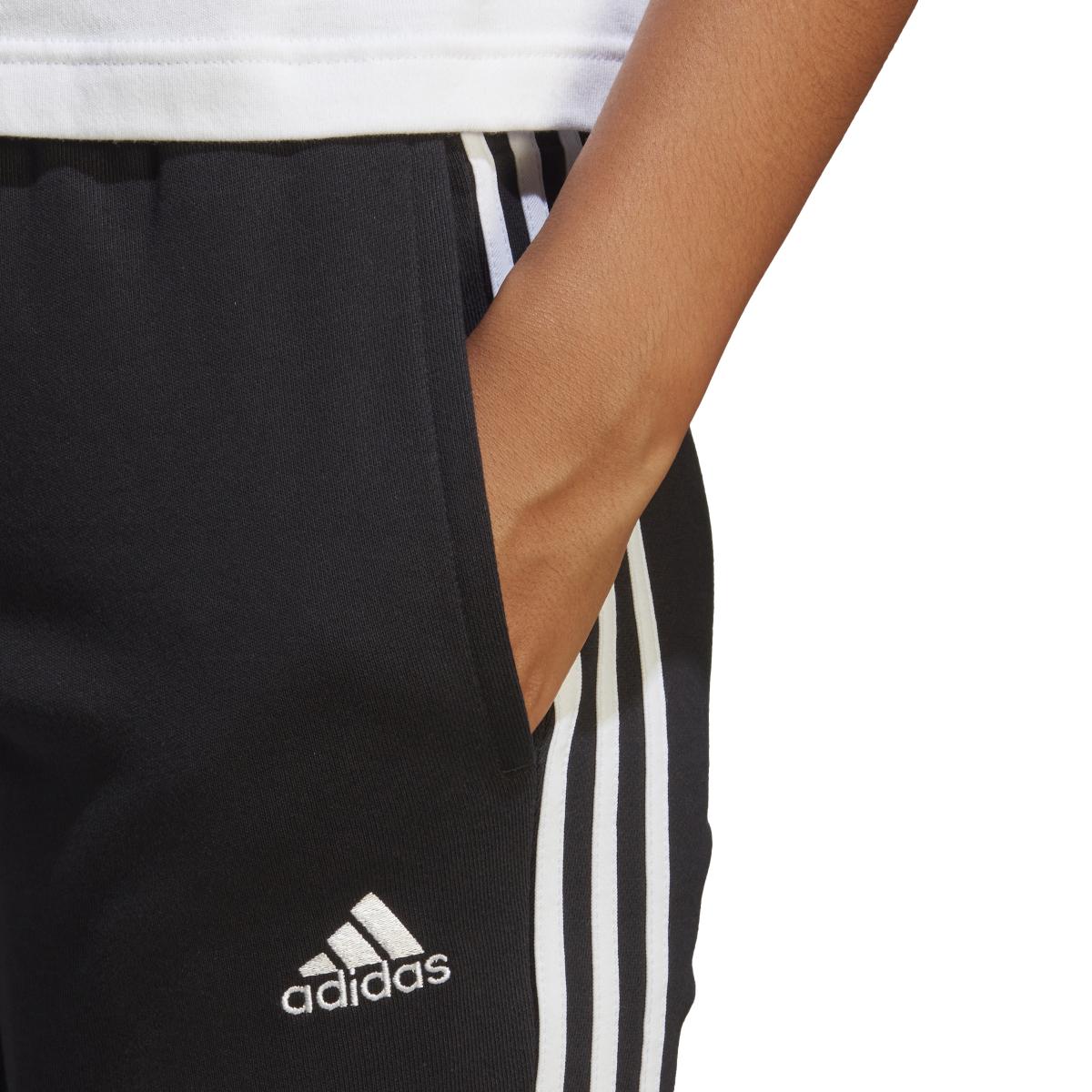 product/a/d/adidas_ic8770_7_apparel_on_model_detail_view_1_white-nw052224.jpg