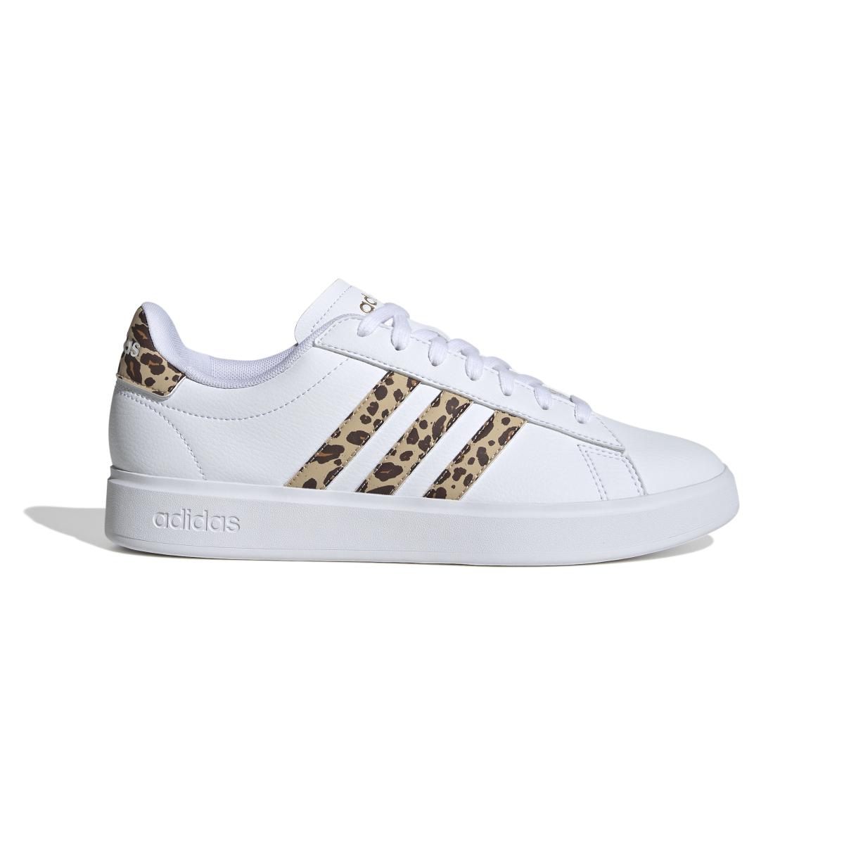 product/a/d/adidas_id2994_1_footwear_photography_side_lateral_center_view_white.jpg