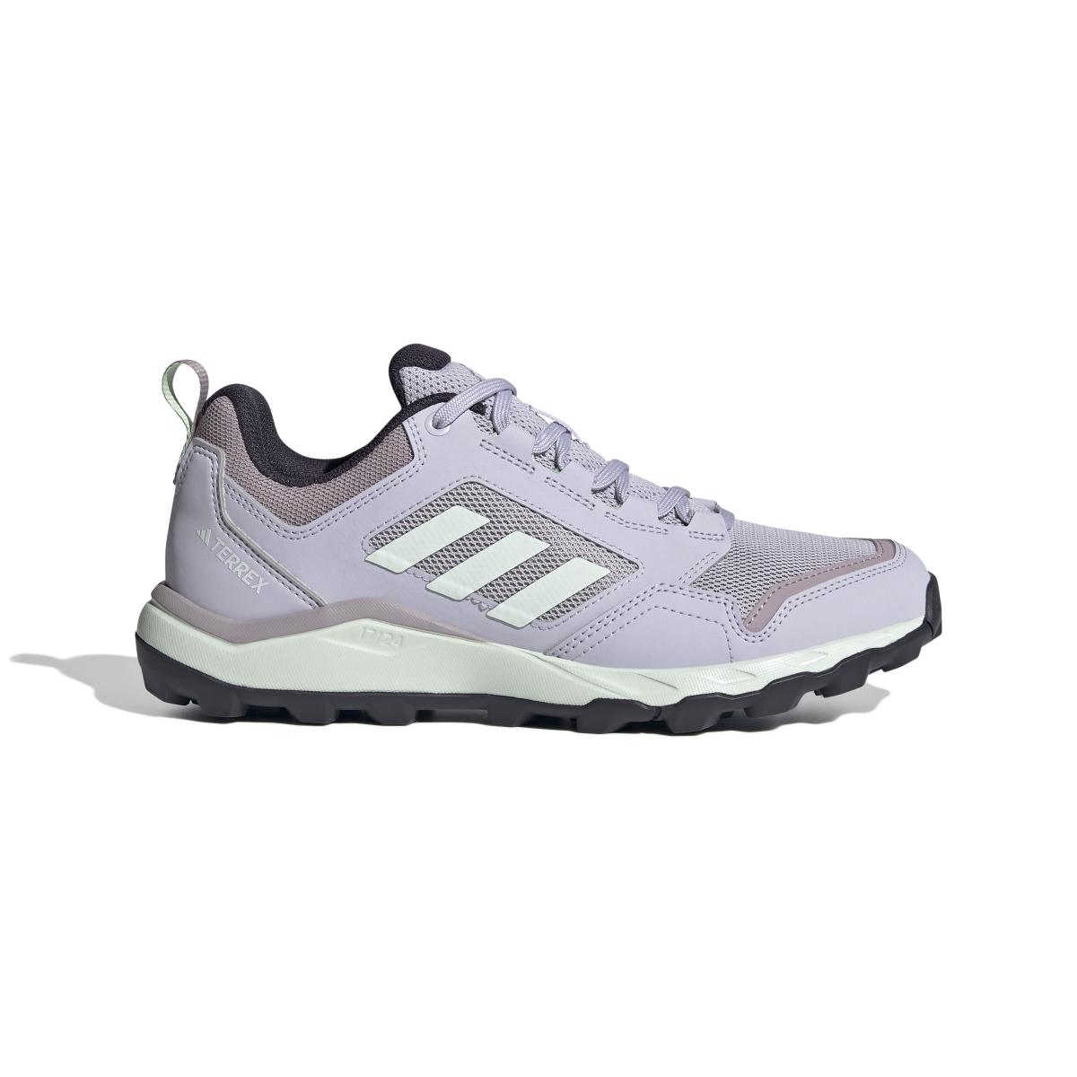 product/a/d/adidas_id7708_1_footwear_photography_side_lateral_center_view_white.jpg