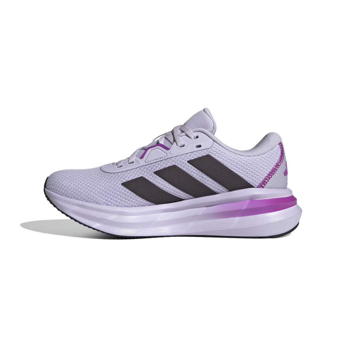 product/a/d/adidas_id8772_5_footwear_photography_side_medial_center_view_white.jpg