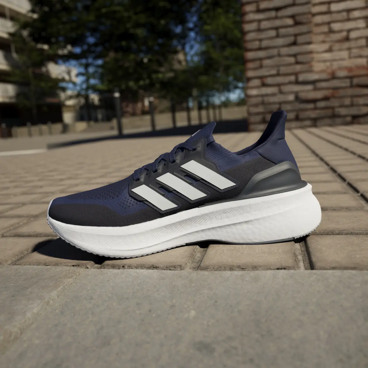 product/a/d/adidas_id8817_20_footwear_photography_heromrktng_view_7.jpg