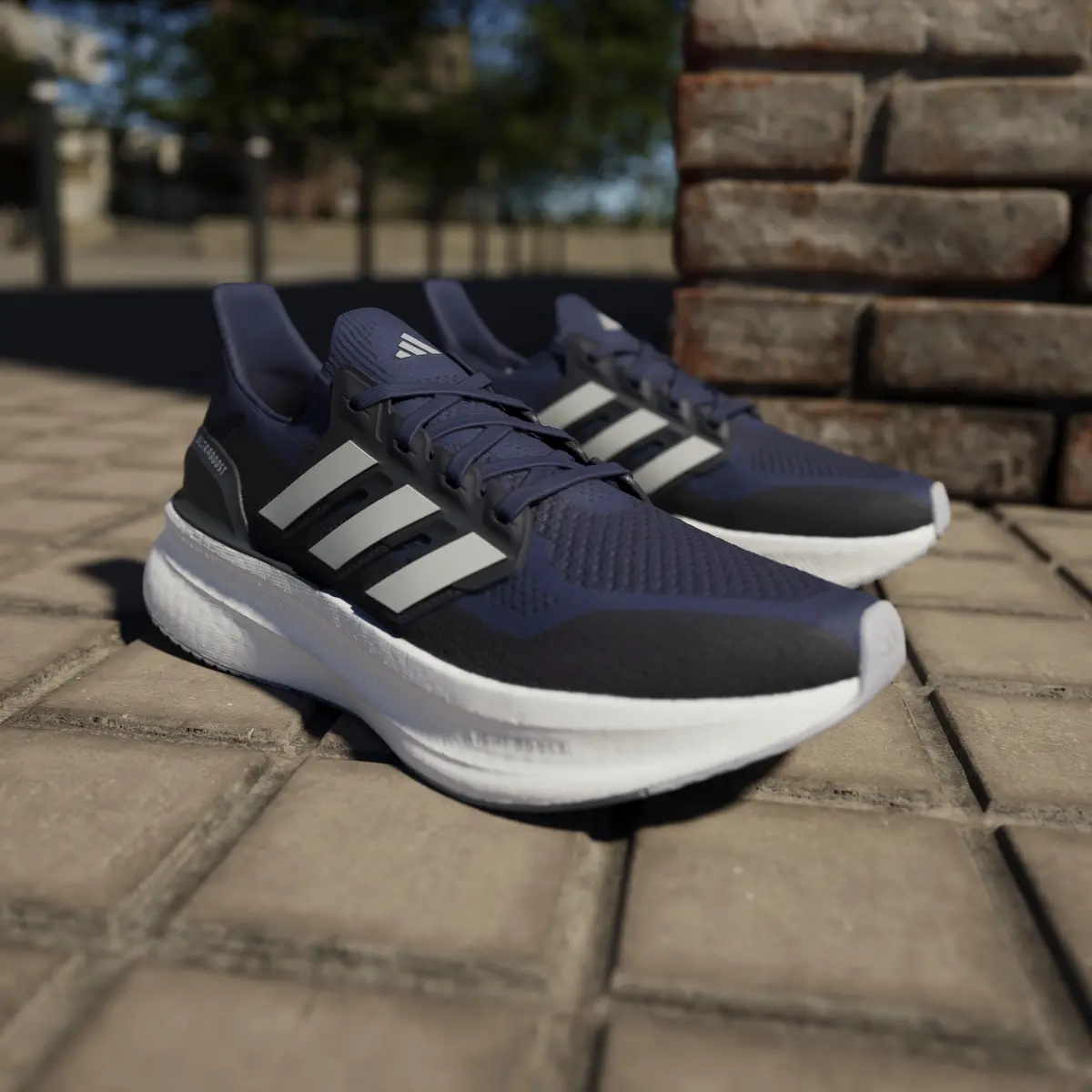product/a/d/adidas_id8817_21_footwear_photography_heromrktng_view_8.jpg