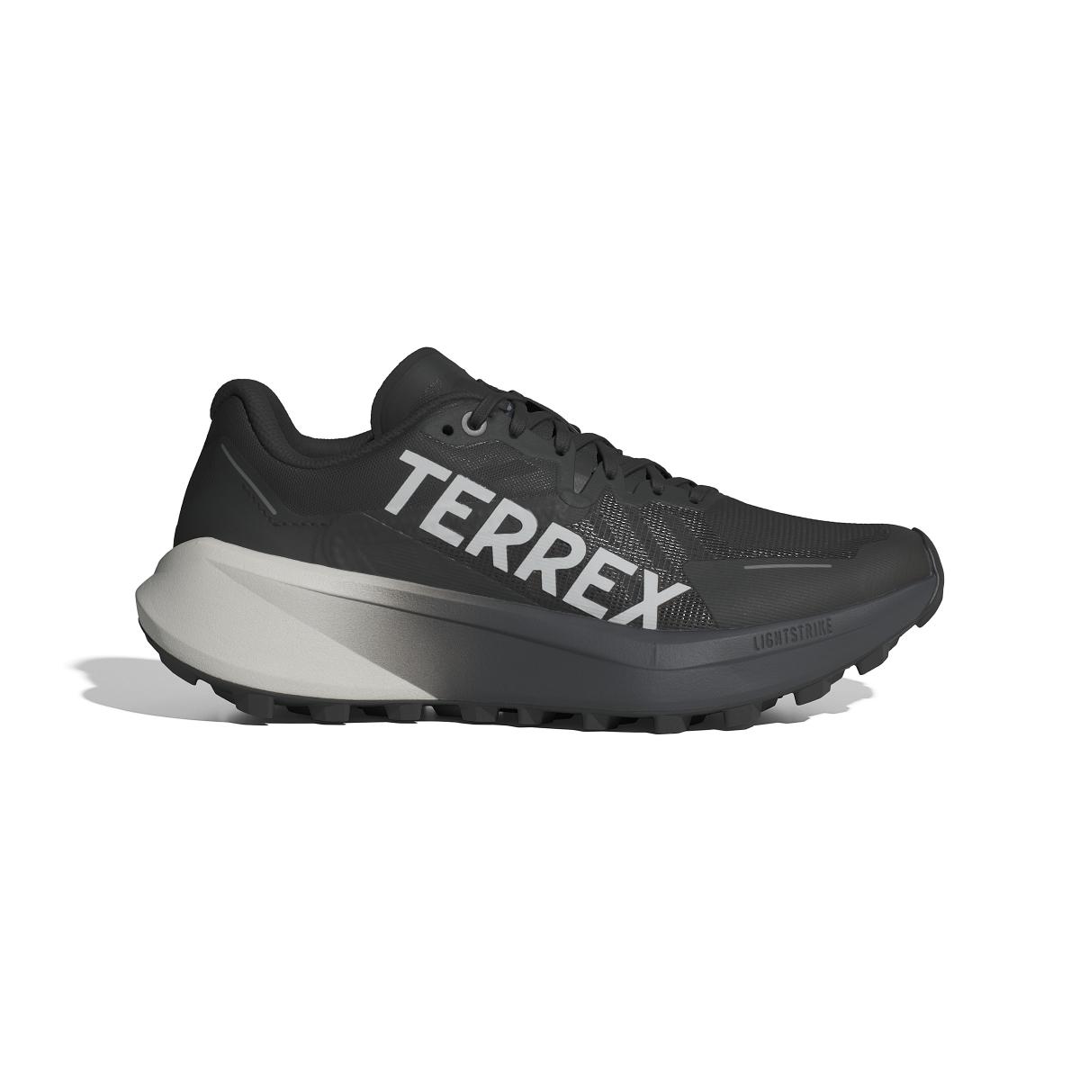 product/a/d/adidas_ie0813_1_footwear_photography_side_lateral_center_view_white.jpg
