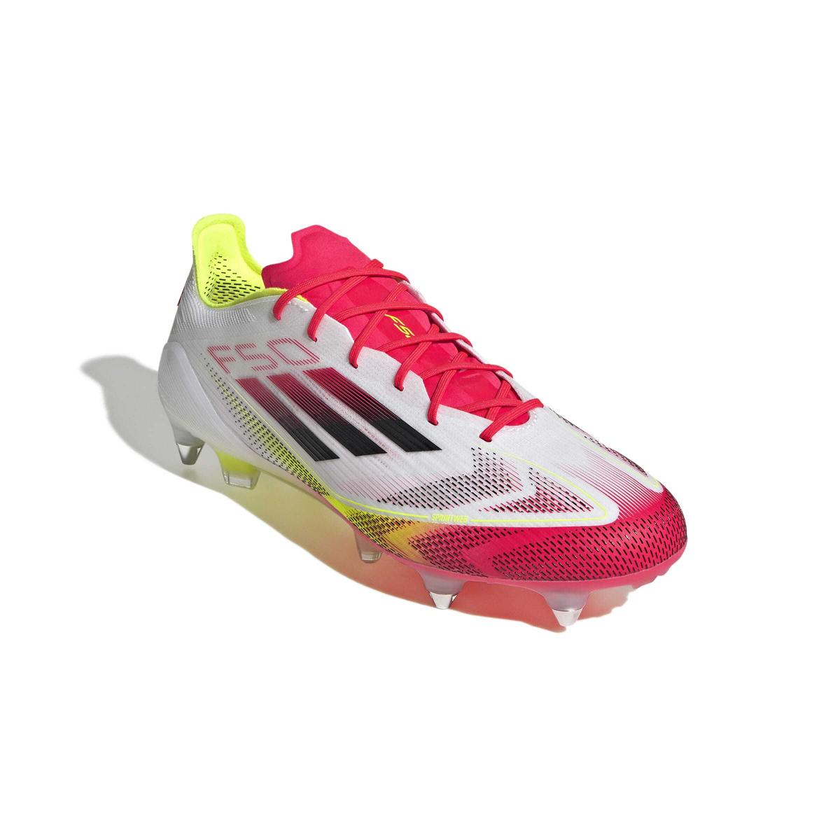 product/a/d/adidas_ie1258_5_footwear_photography_front_lateral_top_view_white-nw091625.jpg