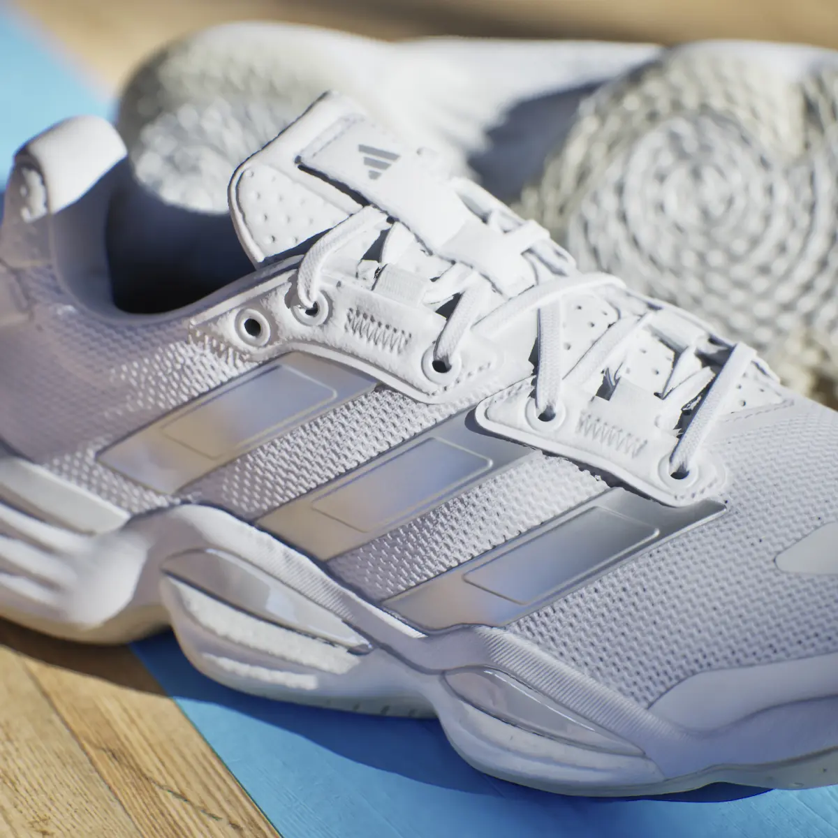 product/a/d/adidas_ie3584_23_footwear_photography_heromrktng_view_10-nw100424.jpg