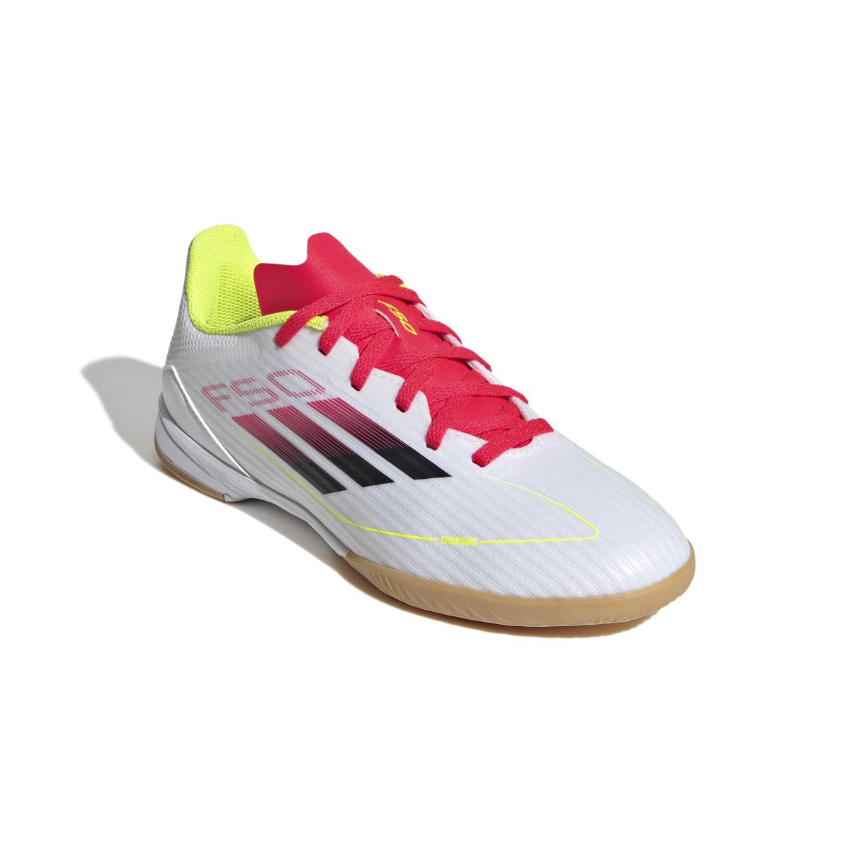 product/a/d/adidas_ie3750_5_footwear_photography_front_lateral_top_view_white-nw091625.jpg