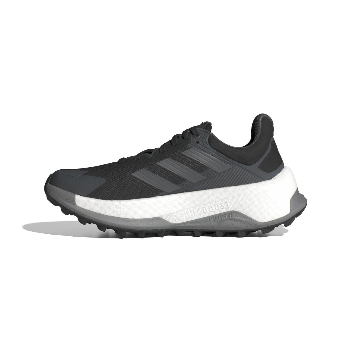 product/a/d/adidas_ie8456_5_footwear_photography_side_medial_center_view_white.jpg