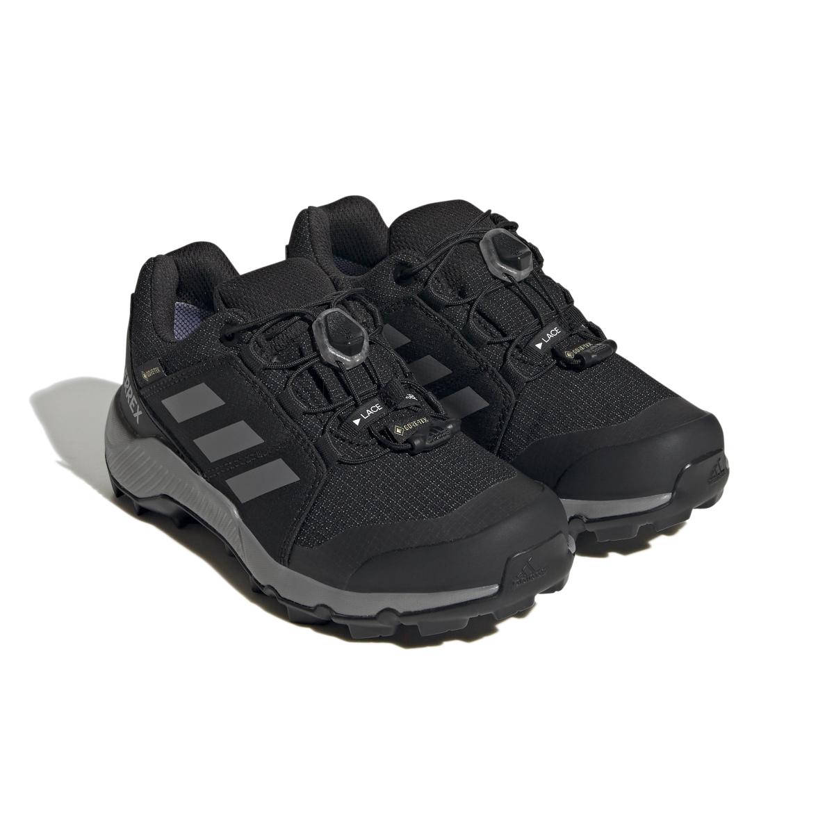 product/a/d/adidas_if7519_6_footwear_photography_front_lateral_top_view_white.jpg