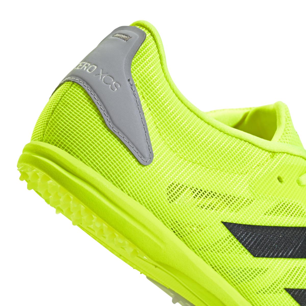 product/a/d/adidas_if9429_9_footwear_photography_detail_view_2_white-nw091625.jpg
