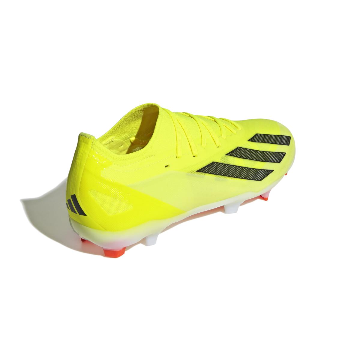 product/a/d/adidas_ig0601_6_footwear_photography_back_lateral_top_view_white-030824.jpg