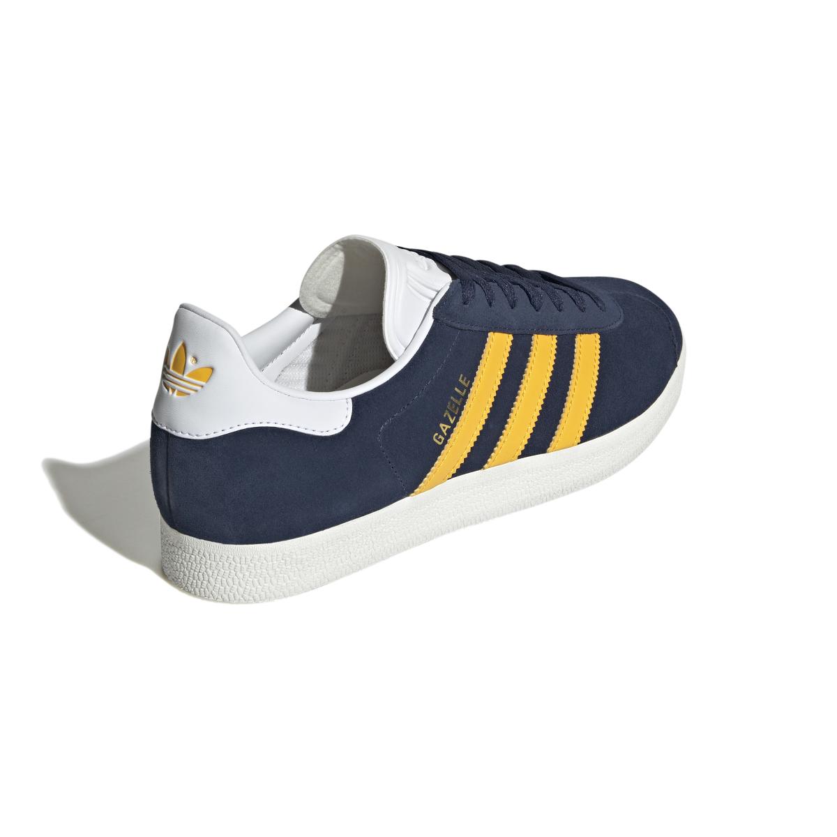 product/a/d/adidas_ig2094_6_footwear_photography_back_lateral_top_view_white.jpg