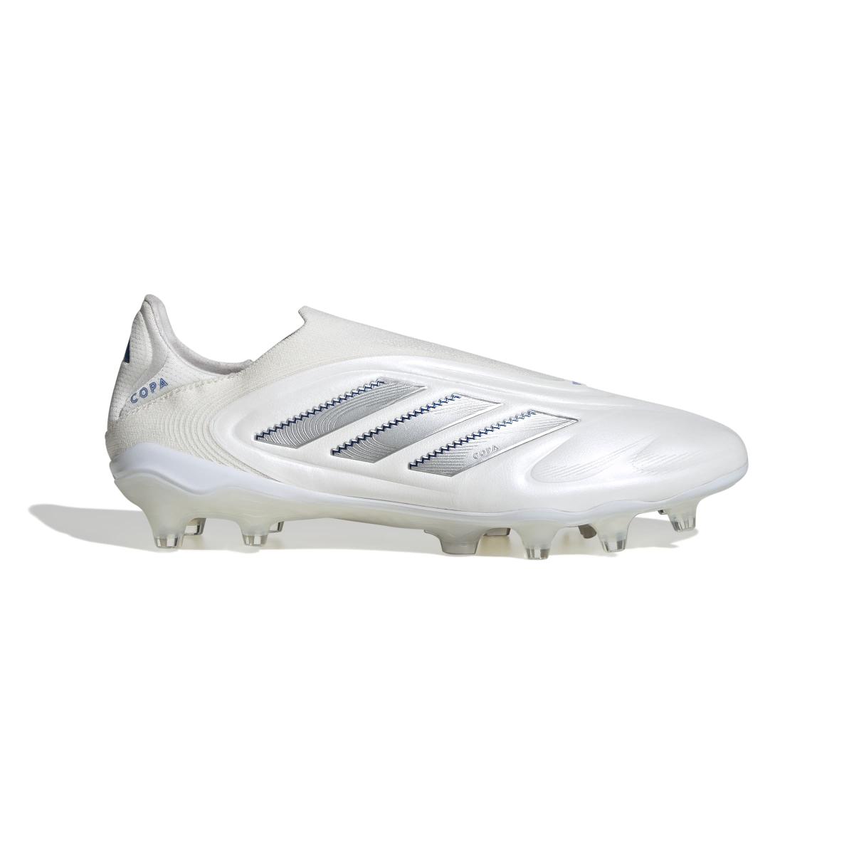 product/a/d/adidas_ih0078_1_footwear_photography_side_lateral_center_view_white-nw091625.jpg