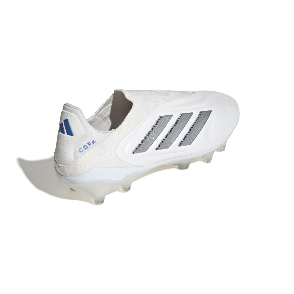 product/a/d/adidas_ih0078_6_footwear_photography_back_lateral_top_view_white-nw091625.jpg