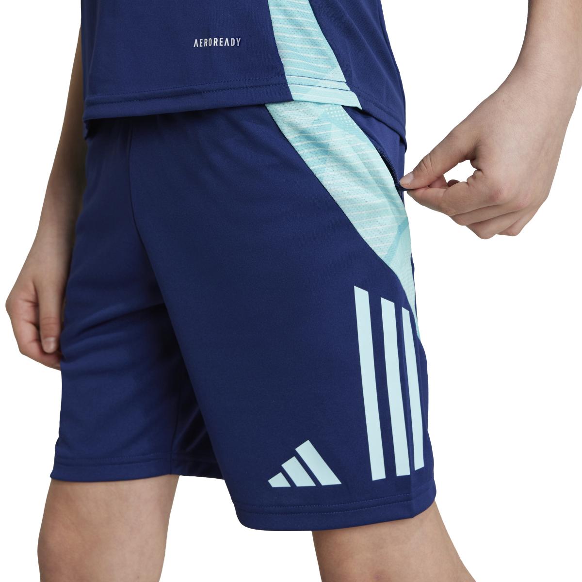 product/a/d/adidas_it2200_5_apparel_on_model_detail_view_2_white.jpg