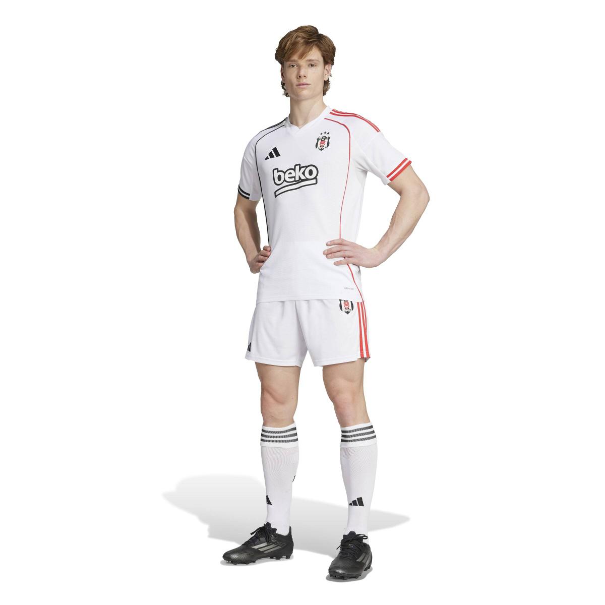 product/a/d/adidas_jd1418_6_apparel_on_model_standard_outfit_view_white.jpg