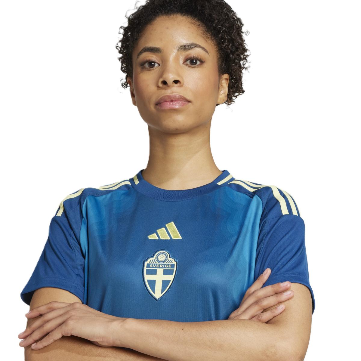 product/a/d/adidas_jf0535_b2b150_pdp.jpg