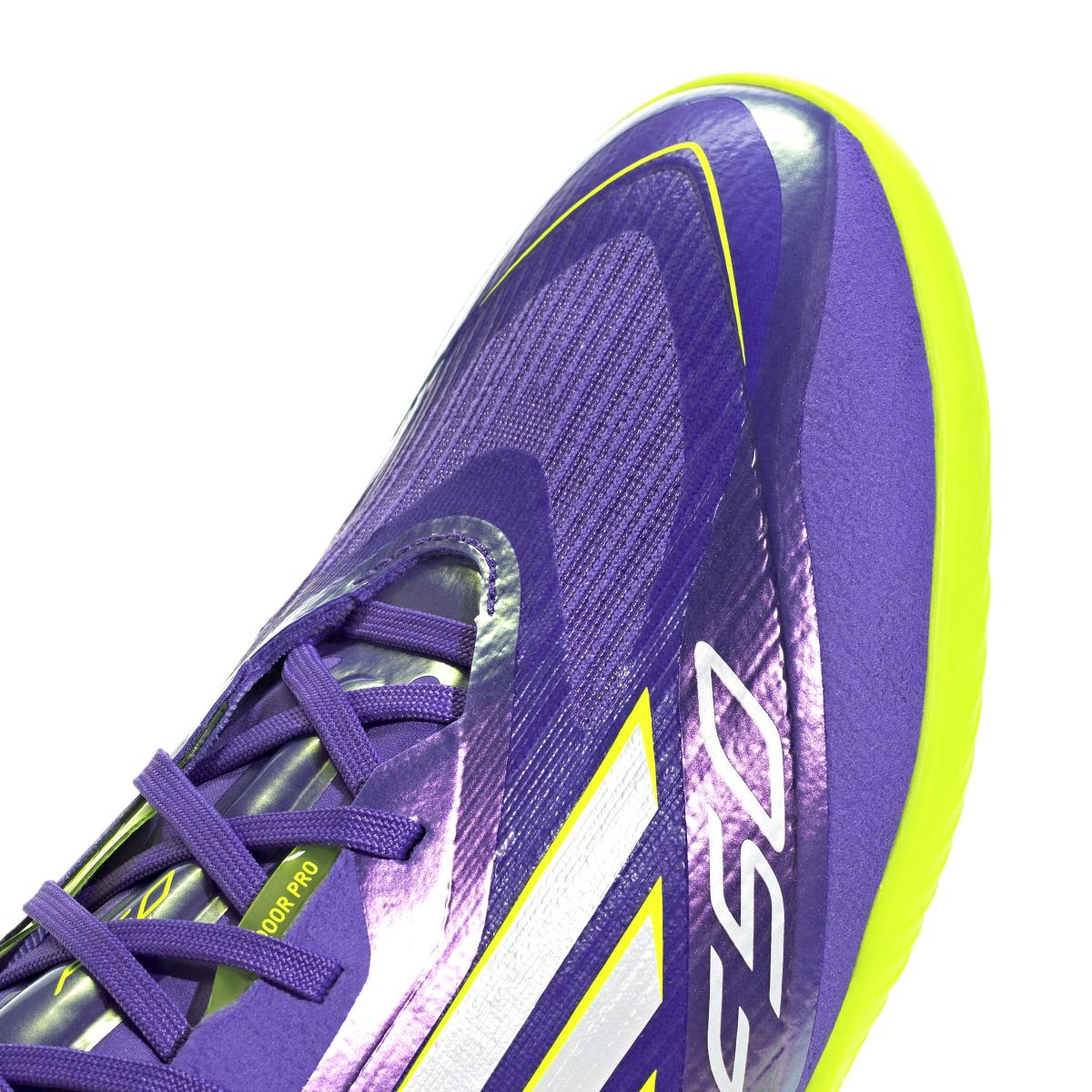 product/a/d/adidas_jh7682_7_footwear_photography_detail_view_1_white-nw091625.jpg