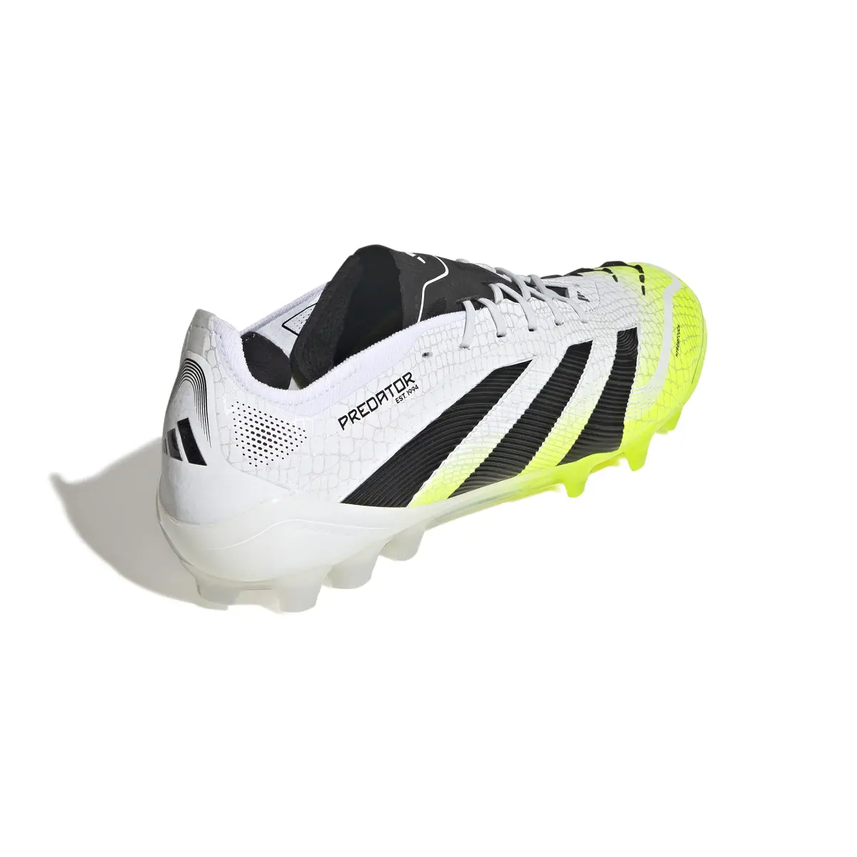 product/a/d/adidas_jh8879_6_footwear_photography_back_lateral_top_view_white.jpg