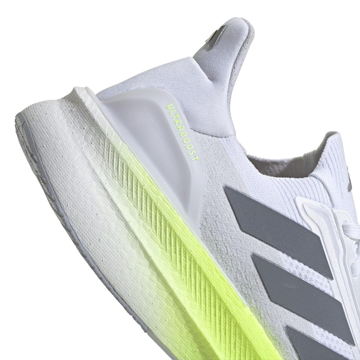 product/a/d/adidas_jh9042_9_footwear_photography_detail_view_2_white.jpg