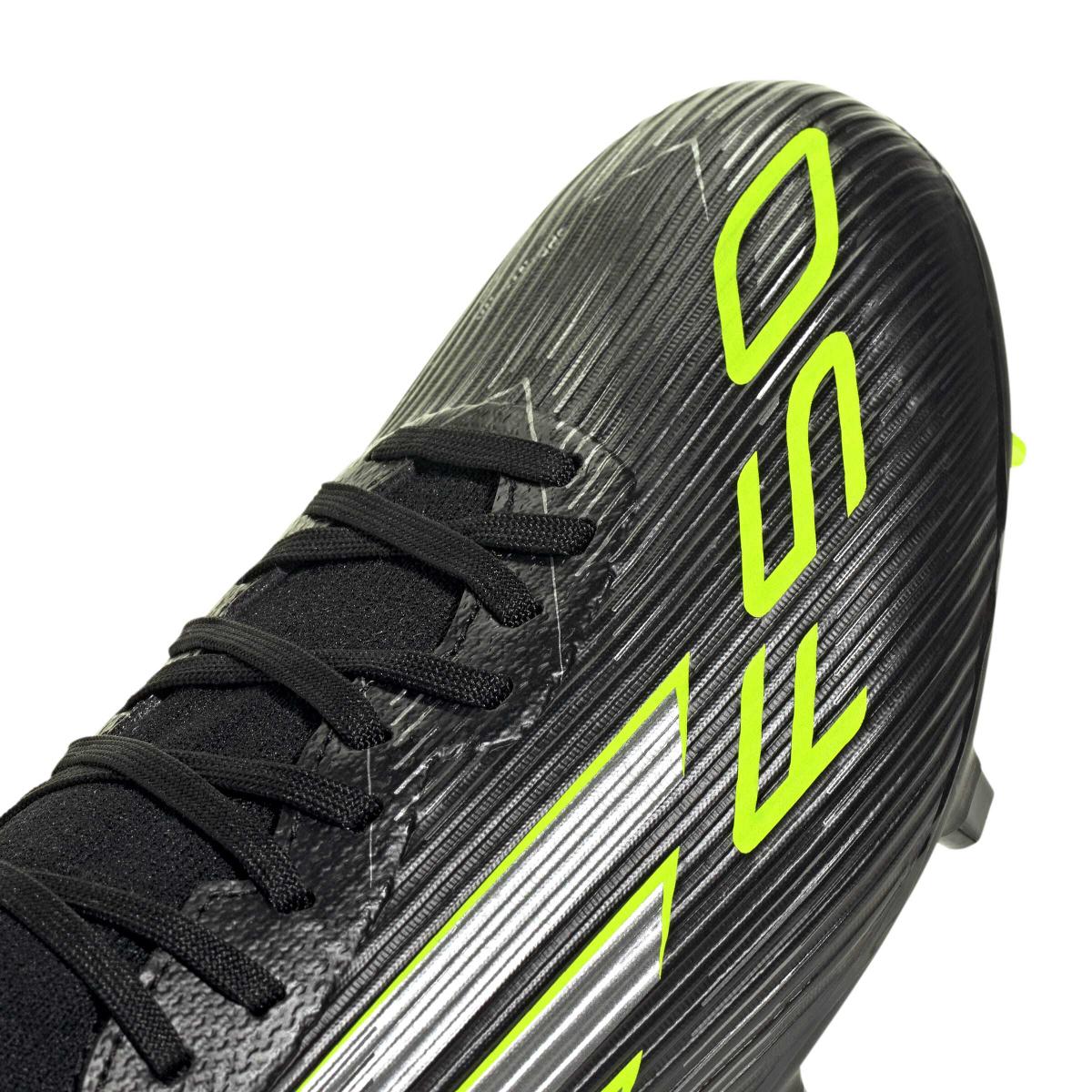 product/a/d/adidas_ji0887_7_footwear_photography_detail_view_1_white-nw091625.jpg