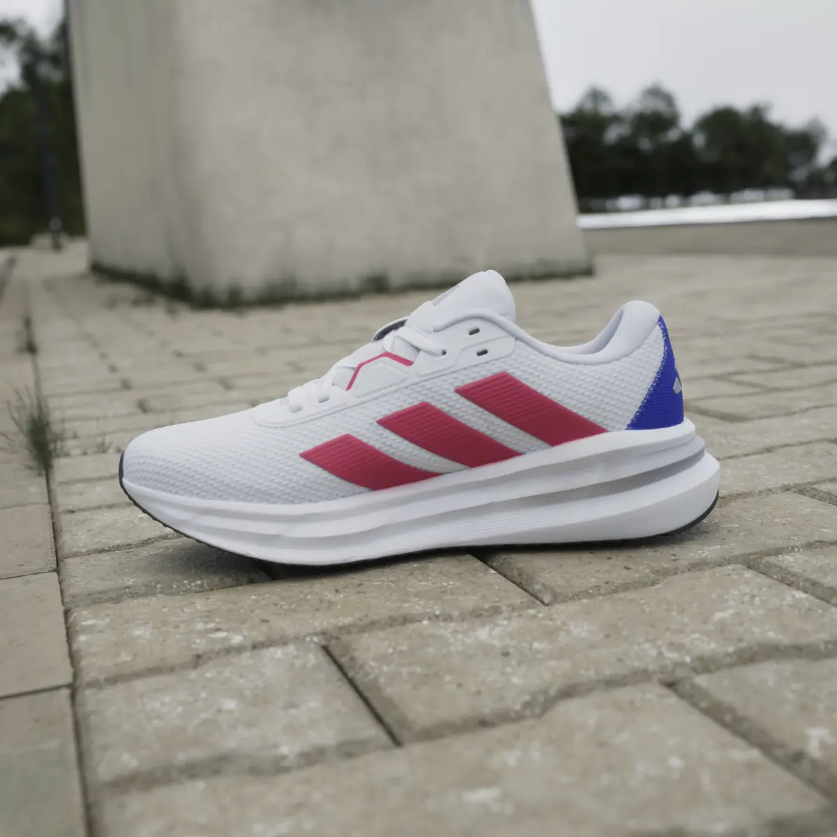 product/a/d/adidas_ji4600_20_footwear_photography_heromrktng_view_7-nw091625.jpg