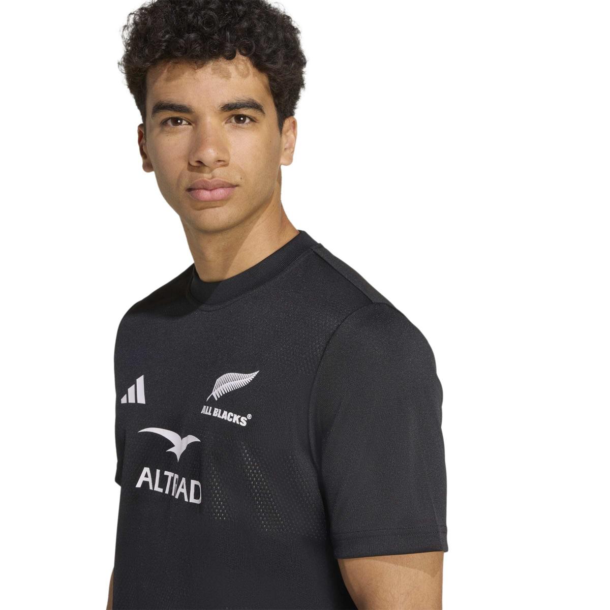 product/a/d/adidas_jl8034_6_apparel_on_model_detail_view_1_white.jpg