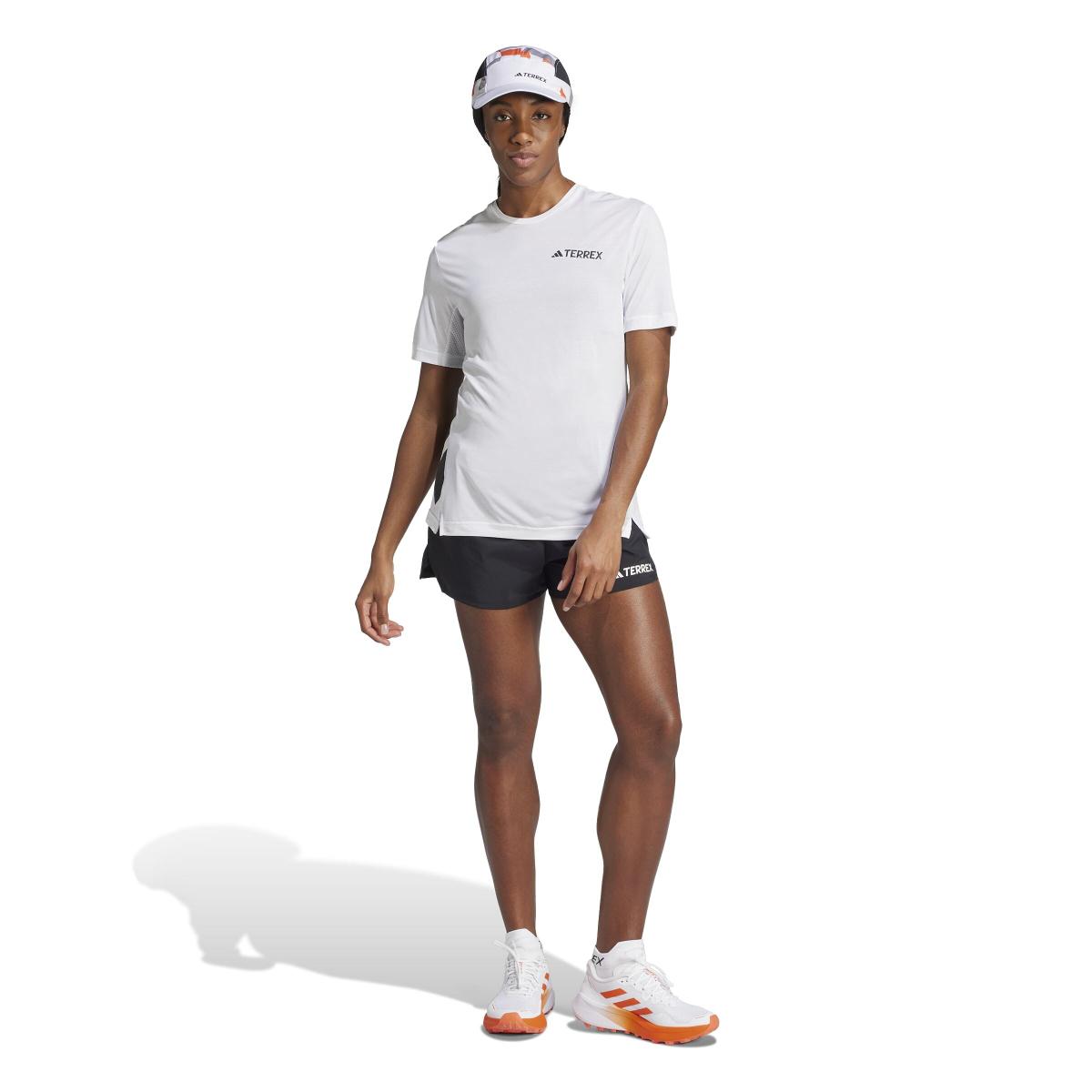 product/a/d/adidas_jn8140_6_apparel_on_model_standard_outfit_view_white.jpg
