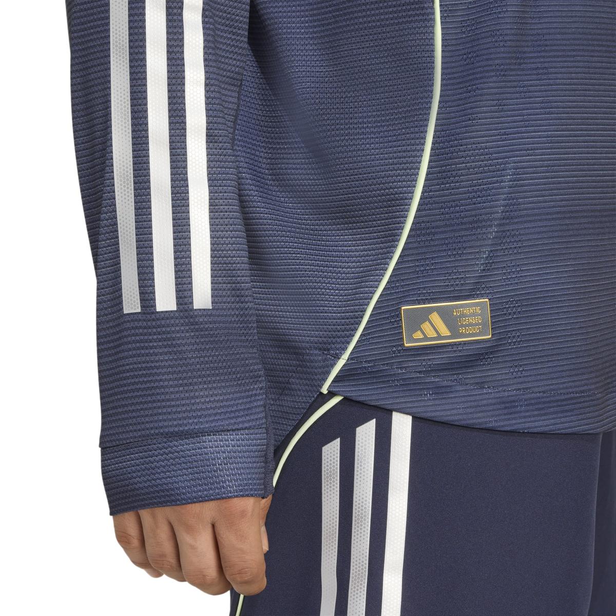 product/a/d/adidas_jp3956_7_apparel_on_model_detail_view_1_white.jpg