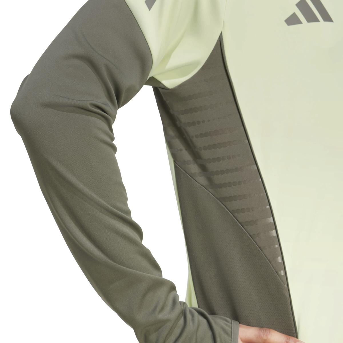 product/a/d/adidas_jp3979_6_apparel_on_model_detail_view_2_white.jpg