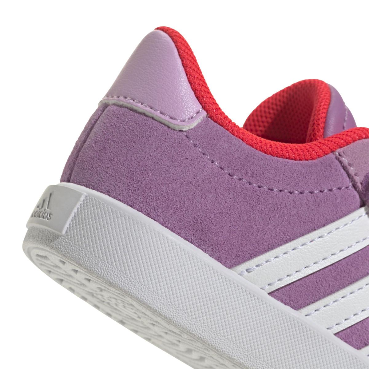 product/a/d/adidas_jp7879_9_footwear_photography_detail_view_2_white-nw091625.jpg